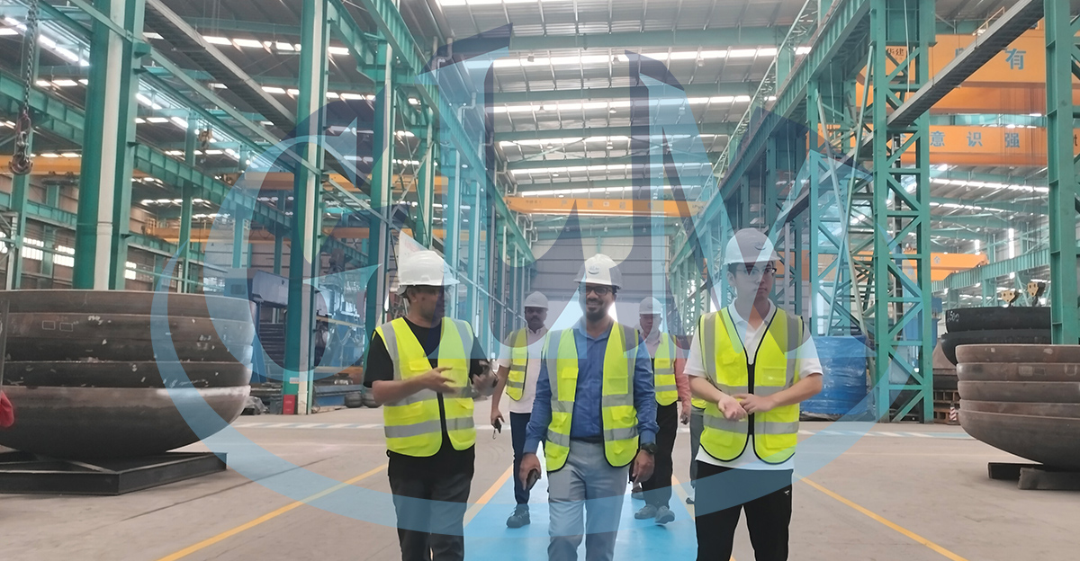 Customers come to the factory to visit the dish head